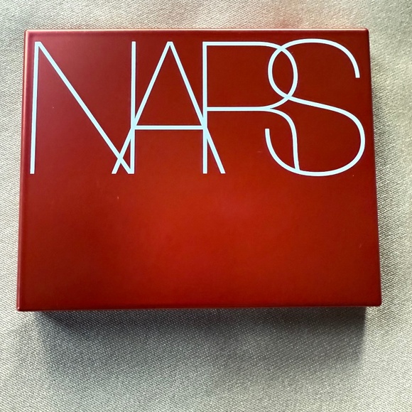 NARS Limited Edition Quad Eyeshadow Pallet in Laguna Sunset - Picture 3 of 6